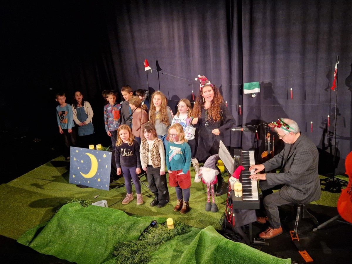 Spectacle_Noel_Arvest_Nedeleg__An_arvest_Nedeleg_prientet_get_Morwenn_le_Normand_ha_Ronan_Pinc