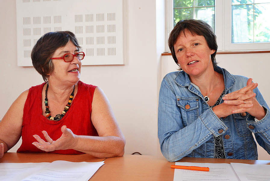 Stéphanie Stoll, la Présidente de Diwan avec Anna Vari Chapalain, le directrice générale de l'association