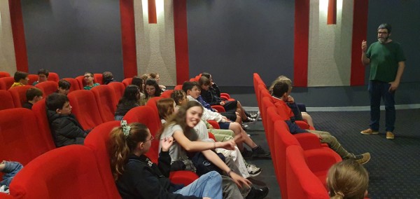 Seance_de_cinema_en_breton_pour_les_sixiemes_ar_re_6vet_er_sinema_foto_2