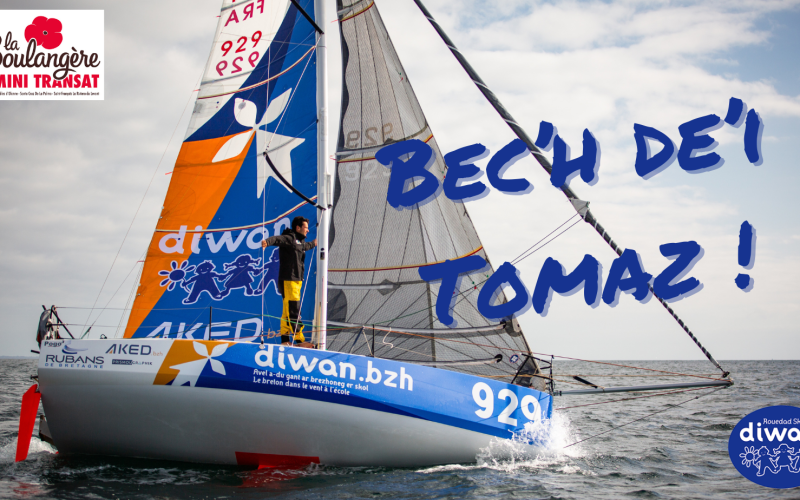 Loc’hañ Tomaz Andre war ar Mini Transat gant e vag Diwan.bzh